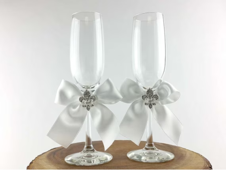 كاسات مزينة مع ببيونة