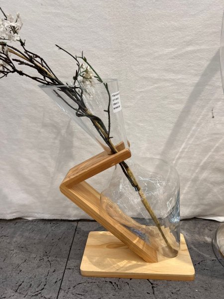 فازة جرة زجاج قاعدة خشب