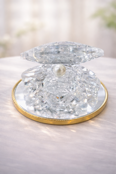 توزيعة صدفة كريستال مع قاعدة