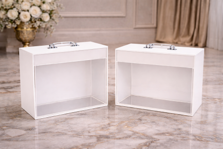 صندوق لتعليق الملابس