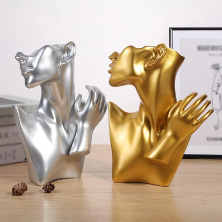 صدر ذهب وجه مع يد