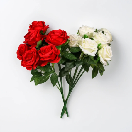 ضمة ورد مخمل